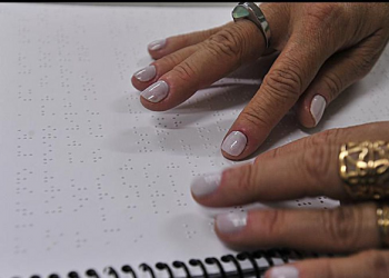 ‘Dia Mundial do Braile’ chama atenção para inclusão na escrita e leitura