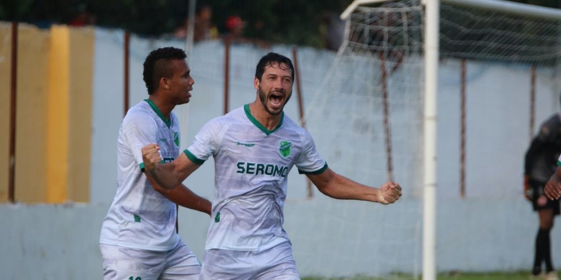 Floresta faz história e pode conquistar título da Série D