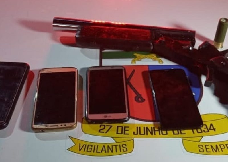 PM impede assalto a loja de conveniência e apreende arma de fogo em Lagoa Nova