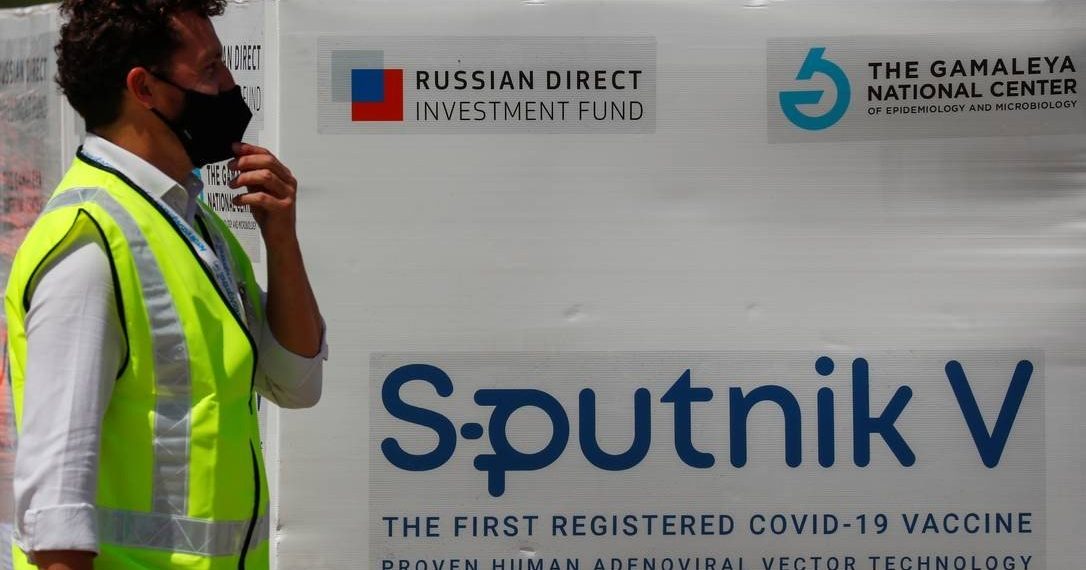 Sem liderança federal, governadores negociam vacinas com laboratórios