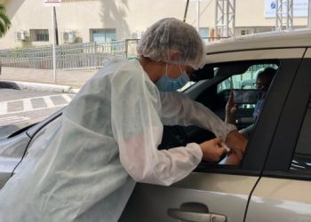 Vacinação da segunda dose da Coronavac para profissionais de saúde segue até sexta-feira (19) no Via Direta