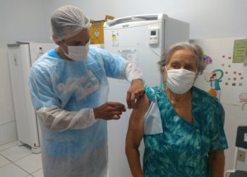 Idosos com 85 anos são os próximos a serem imunizados em Natal