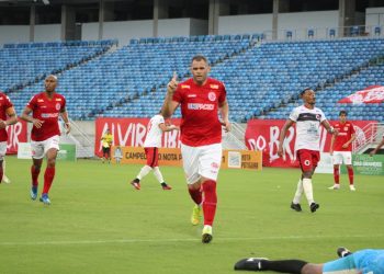 Wallace Pernambucano marca duas vezes e o América vence o primeiro compromisso no Campeonato Potiguar 2021