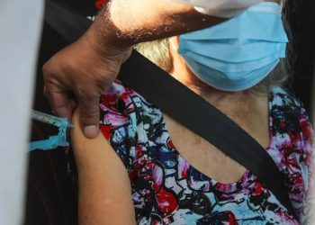 Secretaria de Saúde diz que vacinação de idosos começa na quarta-feira (10) no RN