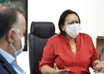 Fátima Bezerra critica distribuição de vacinas do Ministério da Saúde: “conta-gotas”