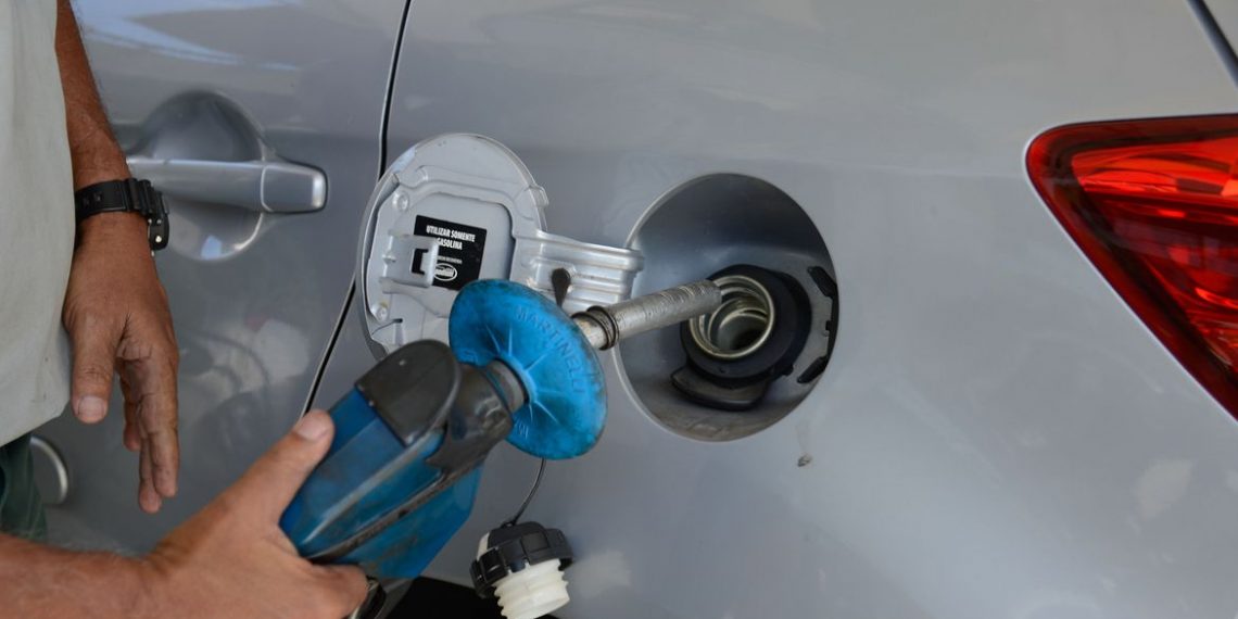 Preços de gasolina, diesel e gás aumentam hoje nas refinarias