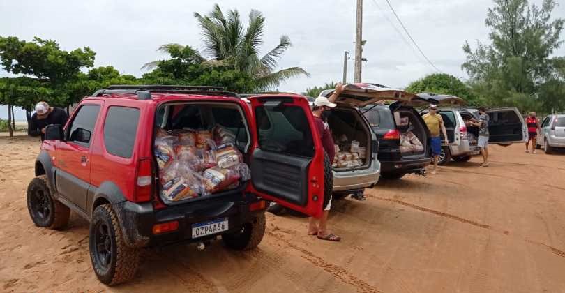 Grupos de off-road entregam toneladas de alimentos a 300 famílias ligadas ao setor turístico no litoral norte potiguar