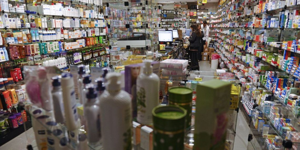 Remédios podem ficar até 10,08% mais caros a partir de hoje