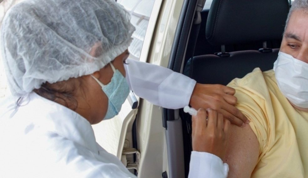 Natal começa vacinação de pessoas a partir dos 61 anos contra Covid-19