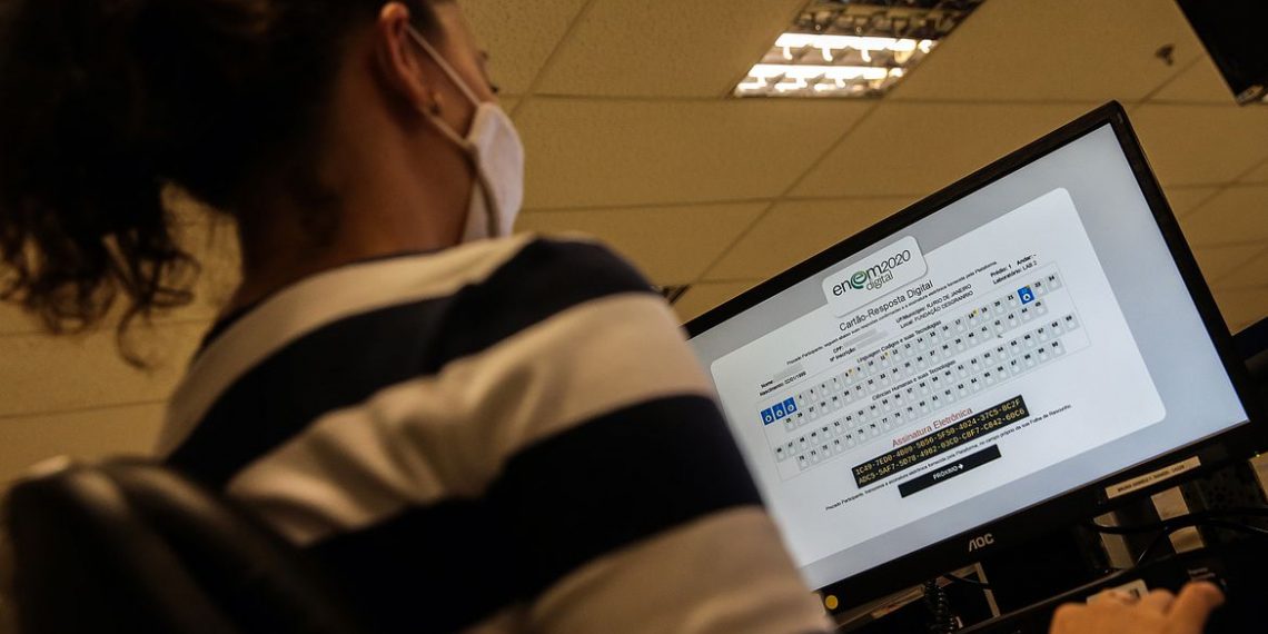 Governo divulga datas para pedir isenção de taxa de inscrição no Enem