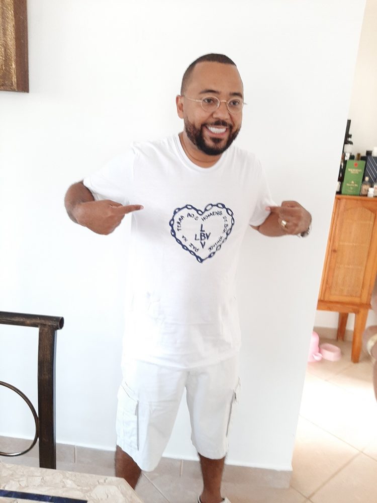 Cantor Dudu Nobre participa de campanha beneficente contra a fome