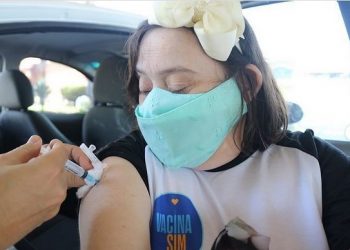 Prefeitura de Parnamirim aplica 300 doses de vacinas durante o drive-thru deste sábado