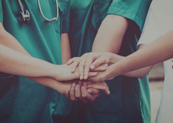 Profissionais de enfermagem promovem caminhada em todo o país