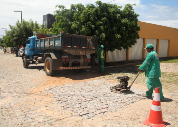 Parnamirim: Semop segue no litoral com serviços de manutenção de calçamento