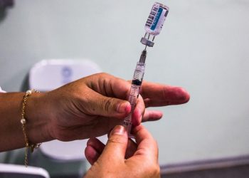 DPE e MPS cobram cumprimento da ordem prioritária de vacinação contra a covid-19 em Natal