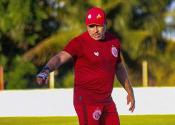 América: Sena volta a “tapar buraco” na direção técnica