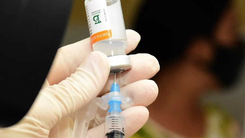 Covid-19: Parnamirim retomará vacinação para profissionais da saúde nesta sexta (04)