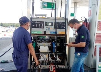 IPEM/RN fiscaliza balanças e bicos de combustível no Aeroporto de Natal