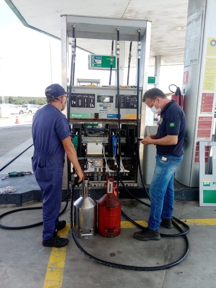 IPEM/RN fiscaliza balanças e bicos de combustível no Aeroporto de Natal