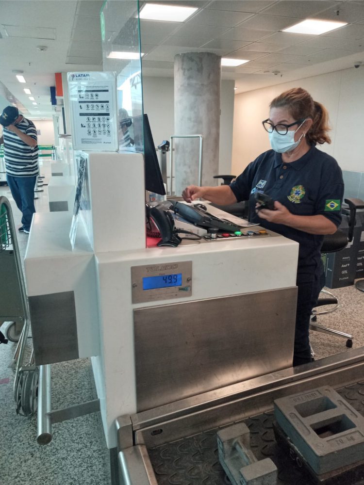 IPEM/RN fiscaliza balanças e bicos de combustível no Aeroporto de Natal