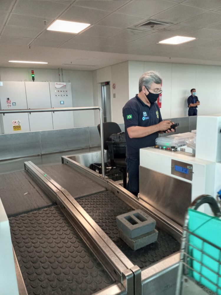 IPEM/RN fiscaliza balanças e bicos de combustível no Aeroporto de Natal
