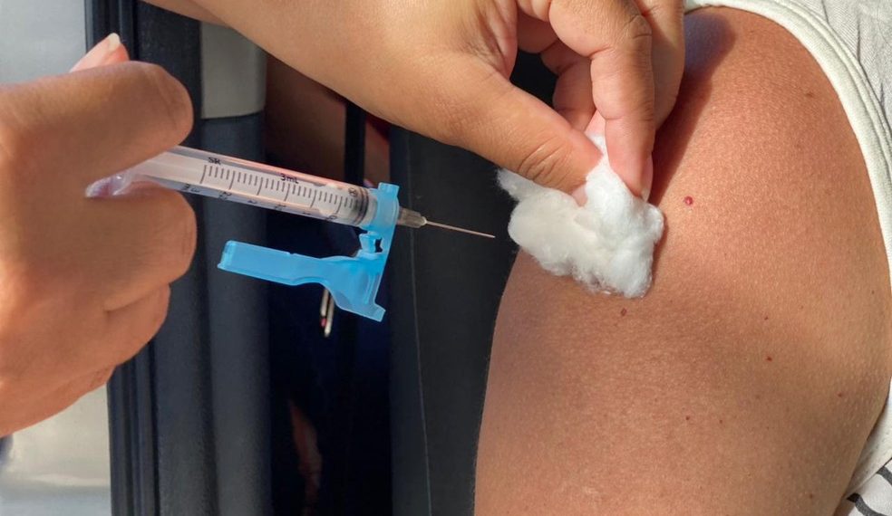 Natal inicia vacinação de pessoas a partir dos 35 anos contra Covid