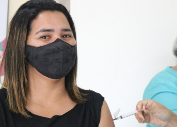 Parnamirim vacina trabalhadores do Suas contra a Covid-19