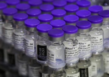 Parnamirim recebeu mais doses de Pfizer e Coronavac e ampliará a vacinação para jovens a partir dos 18 anos nesta quinta-feira (19)