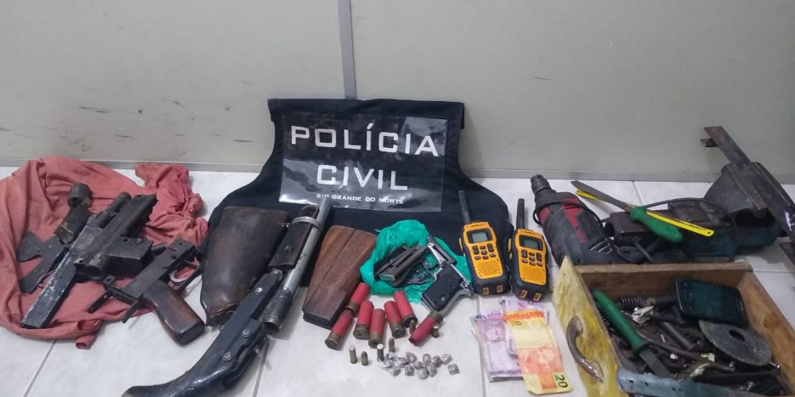 Polícia Civil prende homem fabricando arma clandestina em Touros