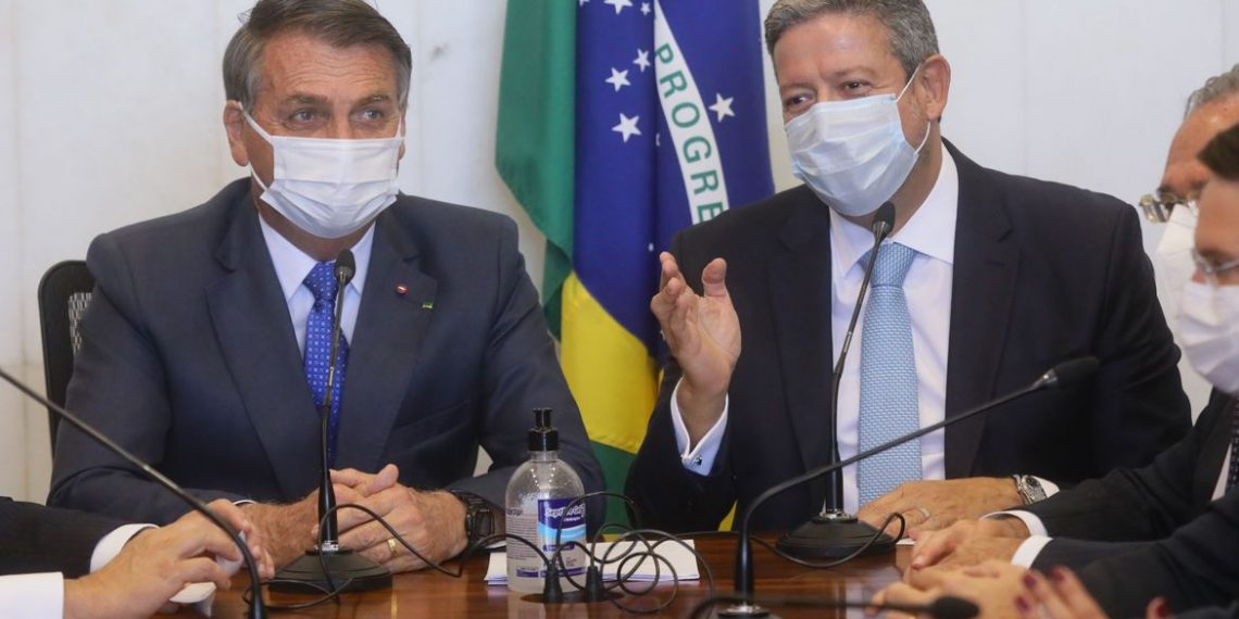 Presidente entrega medida provisória do novo Bolsa Família