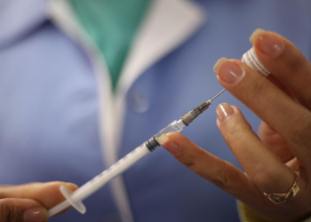 Parnamirim recebe 1.910 doses de Coronavac e 4.860 de Pfizer