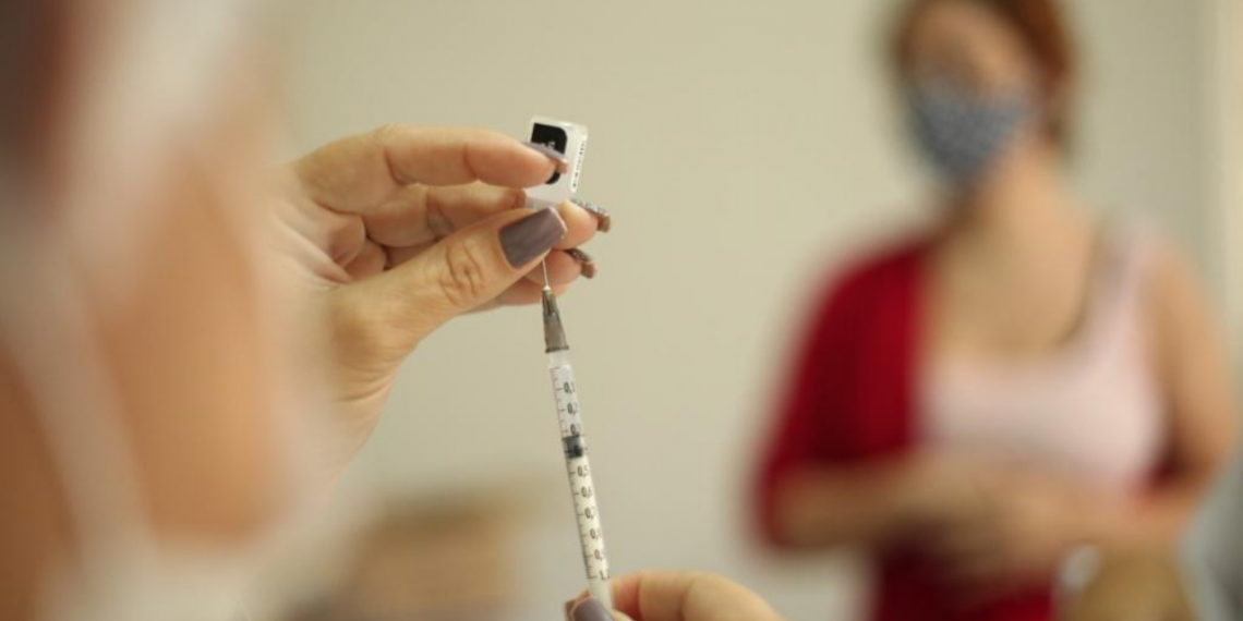 Parnamirim inicia vacinação para os jovens a partir dos 22 anos nesta sexta (13)