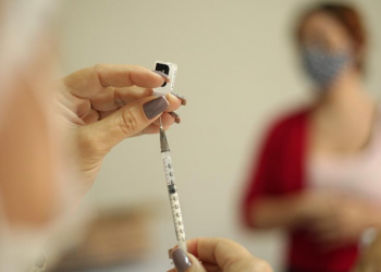 Parnamirim inicia vacinação para os jovens a partir dos 22 anos nesta sexta (13)