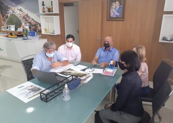 Prefeitura de Parnamirim e Mirantes Empreendimentos firmam parceria para construção de escola