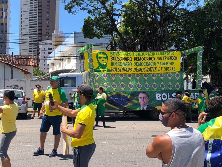 7 de Setembro é marcado por manifestações contra e a favor de Bolsonaro
