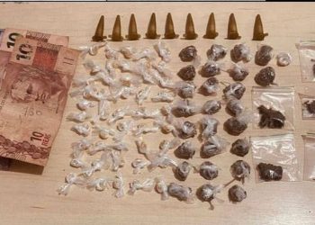 PM prende suspeitos de tráfico drogas no bairro das Quintas