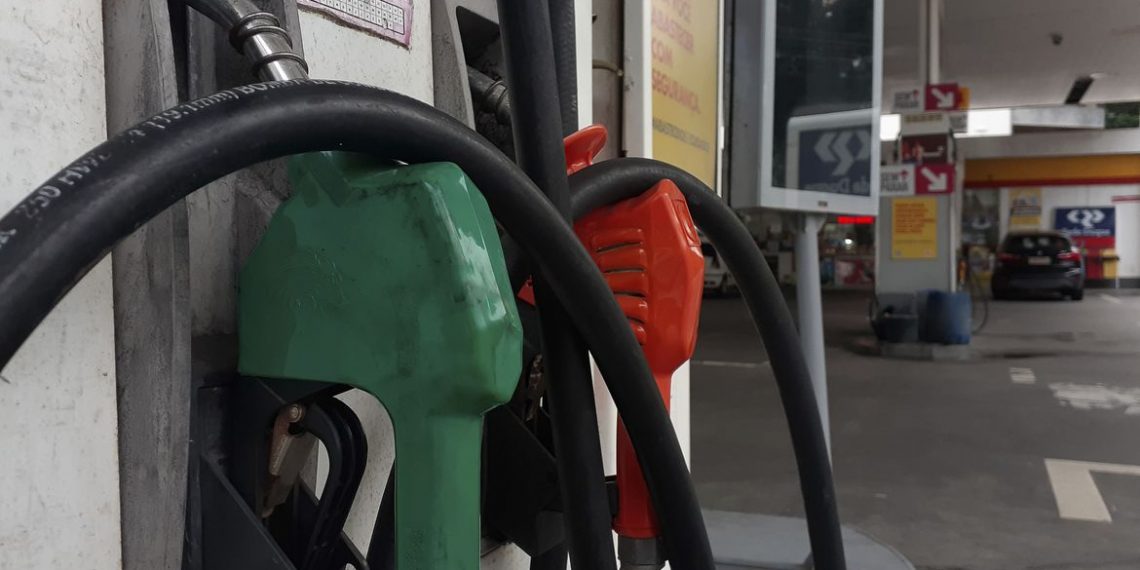 Puxada pelos combustíveis, inflação oficial fecha agosto em 0,87%