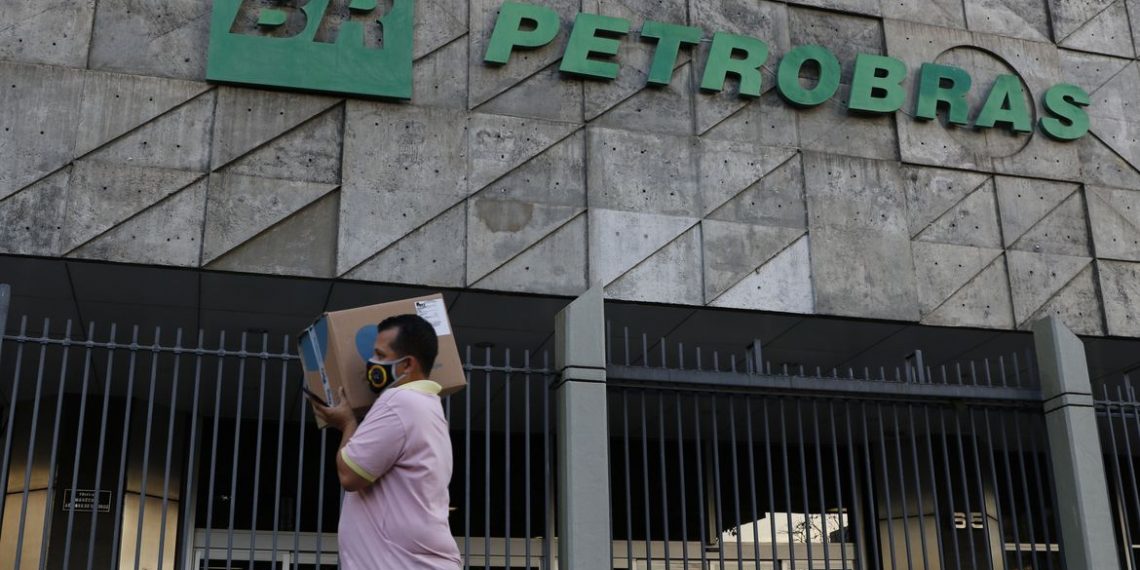 Petrobras inicia processo de venda dos campos de Uruguá e Tambaú