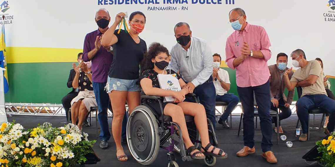Prefeitura de Parnamirim entrega as chaves das unidades habitacionais Irmã Dulce III à população