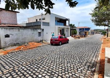 Tem seguimento o serviço de pavimentação de Cidade Verde, em Parnamirim