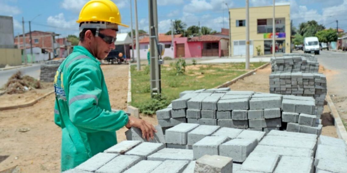 Parnamirim: iniciada a construção de praça no bairro de Monte Castelo