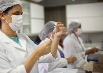 Covid-19: Parnamirim inicia D3 em idosos a partir dos 60 anos e amplia D2 de oxford