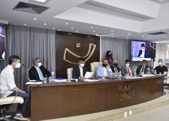 CPI da Covid: empresário fica em silêncio em acareação com servidor da Sesap