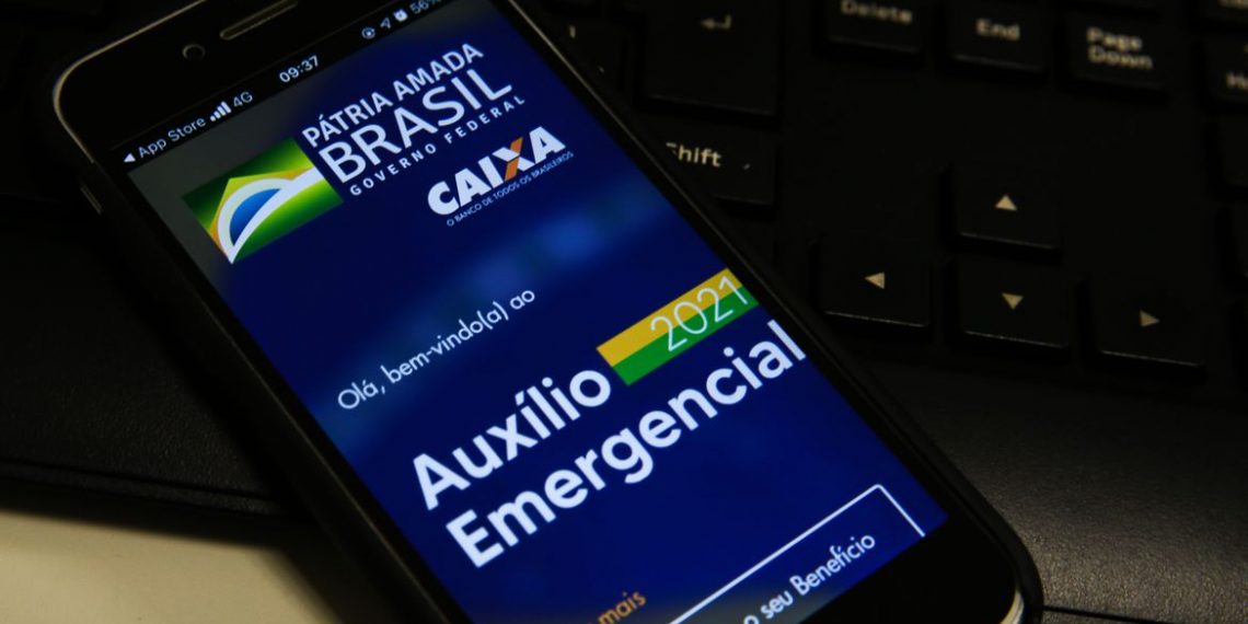 Trabalhadores nascidos em junho podem sacar auxílio emergencial