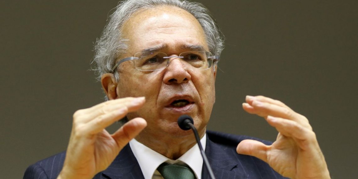 Dólar cai e bolsa reduz perdas após discurso do ministro da Economia