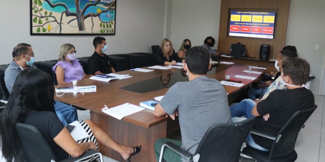 Ouvidoria Geral de Parnamirim reúne servidores para tratar de atendimento no serviço público