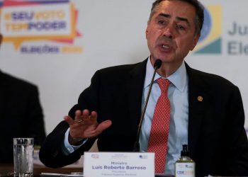 Presidente do TSE volta a defender regulamentação de redes sociais