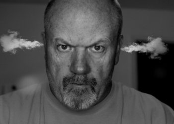 Novembro Laranja é a campanha que leva informação de qualidade sobre o zumbido e as hipersensibilidades auditivas