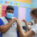 Secretarias de Educação e Saúde iniciam vacinação nas escolas de Natal para estudantes 12+