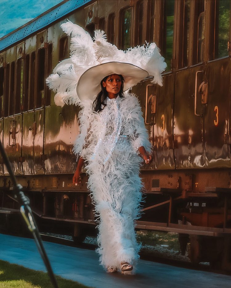 Modelo internacional, Gisele de Assis representa a beleza e liderança da mulher preta no mundo